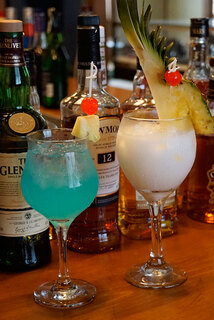 春告げ鳥 - スタンダードカクテルからトロピカル・カクテルまで豊富にご用意しています。