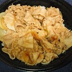 伝説のすた丼屋 - 最初は「これで肉増し？」って思ったけど、凄～く味が濃いのでこの量が丁度良いです