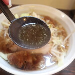 中華食堂 きずな  - 特製濃厚とんこつラーメンのスープ