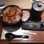 Kuzefukusaryouiommorutokushimaten - 豚バラの出汁茶漬け