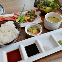 焼肉 The INNOCENT CARVERY 新丸ビル店 - 