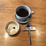 ドンブラボー - ランチセットデザート、ホットコーヒー＠410円＋