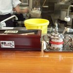 俺のラーメン あっぱれ屋 - カウンターの調味料～♪(^o^)丿