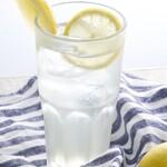 自制柠檬汁酸味鸡尾酒Lemonade Sour