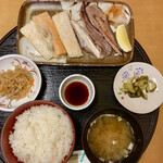 佳鱗亭 - 「秋鮭はらすとカツオはらす焼き定食」＋「刺身盛り合わせ付き」@1400(税込)