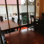 海燕 - 奥の席から見た出入口方向