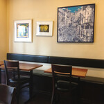 海燕 - 向かい側のテーブル席