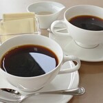 上野精養軒 本店レストラン - 食後の珈琲もいただきます。ちびつぬはパンダプレートにセットで付いていたもの。ボキは単品で珈琲550円を注文。淹れたての珈琲でますます贅沢な気分です。