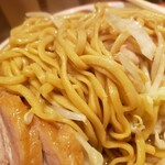 豚山 - 平打ち麺