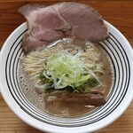 極麺 青二犀 - とんこつらーめん(850円)