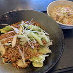 中華まんがん - 料理写真:ランチ ジャージャー麺＋半チャーハン 880円