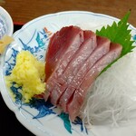 定食や　おかだ - カツオ刺し