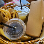 ピクニック カフェ - ジューシー粗挽きフランクのチーズドッグセット