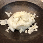 A e B - ポレンタビアンカ・グラナパダーノ、ハンガリー産ハニートリュフ