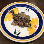 A e B - 5種のキノコのクリームソース、栗粉のパスタ