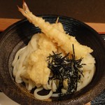 讃岐うどん 宙屋 - 鶏天だけでなく、海老天も入ってます