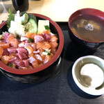 丼兵衛 - 海鮮バラちらし丼　カニ汁