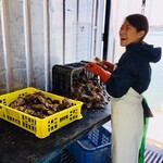 Hokkaidoubussan - 厚岸　牡蠣小屋でキレイに磨きます
