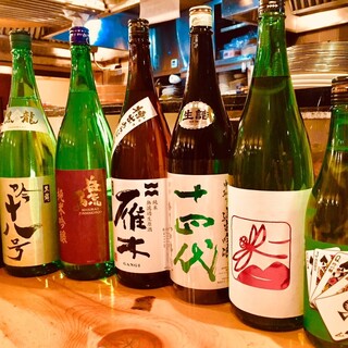日本酒も常時約30種類取り揃えてます。飲み放題も7種飲めます
