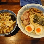 麺屋 悠 - つけ野菜（950円）をサービス中盛にした。トッピングには味玉（100円）を…