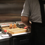 広尾とんかつ ひとみ - 今回はレジェンド自ら揚げてくれました