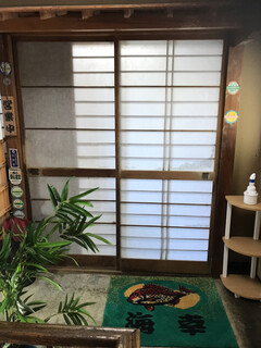 Umisachi - 入り口から階段を登った２階の
                        お店の入り口