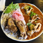 サハスラーラ - ソフトシェルクラブとナスのタミル風