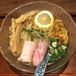 メンドコロ キナリ - 魚介だし汁 冷やし850円