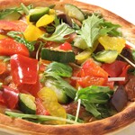 Prosciutto and seasonal vegetable salad pizza