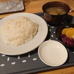 Izakaya Hanahana - ランチ ご飯、味噌汁