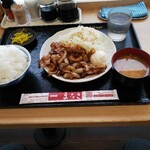 マネキダイニング - 豚の生姜焼定食 780円