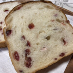 シエスタ - クランベリーの食パン