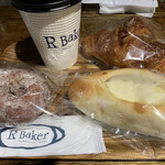 R Ｂaker - 