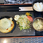 二三家食道 糸島屋 - ハンバーグ180gトロトロonチーズ@780+tax