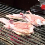 やきとり 正や - 手羽先 焼き中！