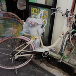 ラーメン二郎 - このチャリって店主さんのかな？