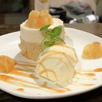 トリワイン ＰＩＫＯＳＨＨＨＵ - 桃のムースケーキ