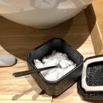 らぁ麺や 嶋 - 別で塩が提供されます