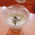 スシコーヒー - 蓴菜と枝豆のすり流し