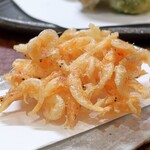 桶家乃隠居 - 桜えびのかきあげ