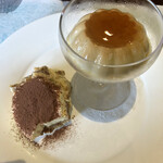 ポンヌフ - ティラミスとプリン。デザートは6種類の中から、1人2種類選べます。プリンは今まで食べた中で1番美味しかったです。