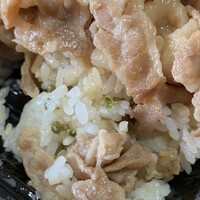 MyRoom雲母 - 山椒の実が混ぜ込んであるご飯