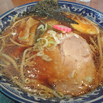 Kitanoramensampou - 北の伝統スープ　醤油ラーメン