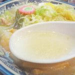 北のラーメン 三宝 - 海老塩麺スープ　アップ