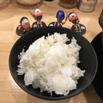 家系ラーメン一新家 - 家系に、ライスは必須！らしい　※なので、注文してみた