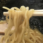家系ラーメン一新家 - にゅ～～ん