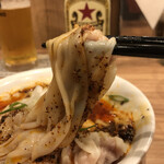 麺処 ほん田 - 大きな皮のワンタン