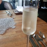 コンヴィヴィアリテ・イチノセ - スパークリングワイン