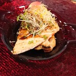 鉄板 詩音 - 先付・分かりやすく言えば柔らかい焼き豚のような味わいかな！ソースも美味しかった！