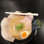 Menya Fuuka - 漬けトロチャーシュー麺(とんこつ・ストレート細麺)